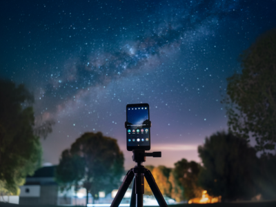 Which budget android under £300 produces raw night and astrophotography shots comparable to flagship phones?